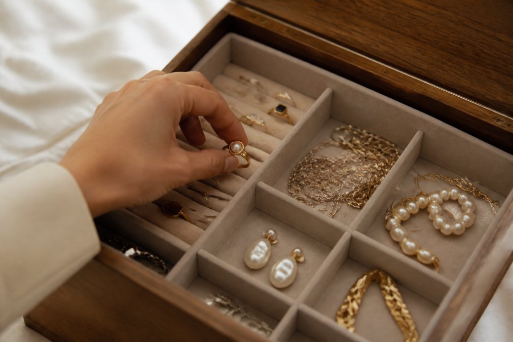 What Is a Modern Heirloom Piece? A 2026 Guide